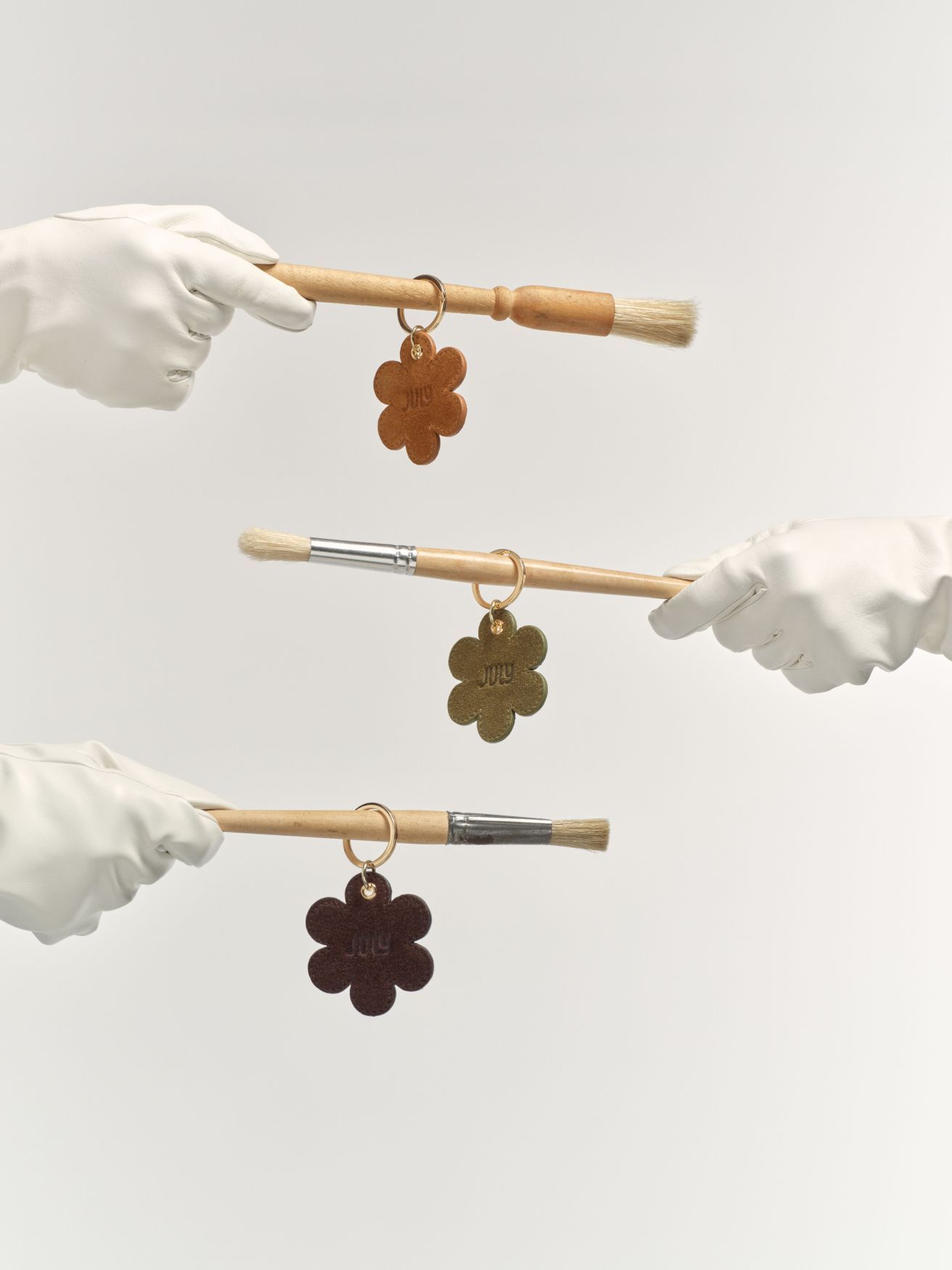 ShopAll_Keyring_Suede_Flower_Whiskey.png